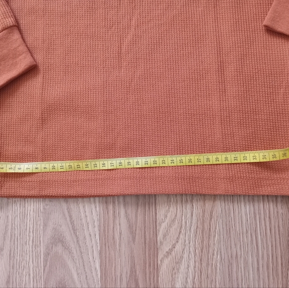 District Planet Women's Top - Picture 7 of 9